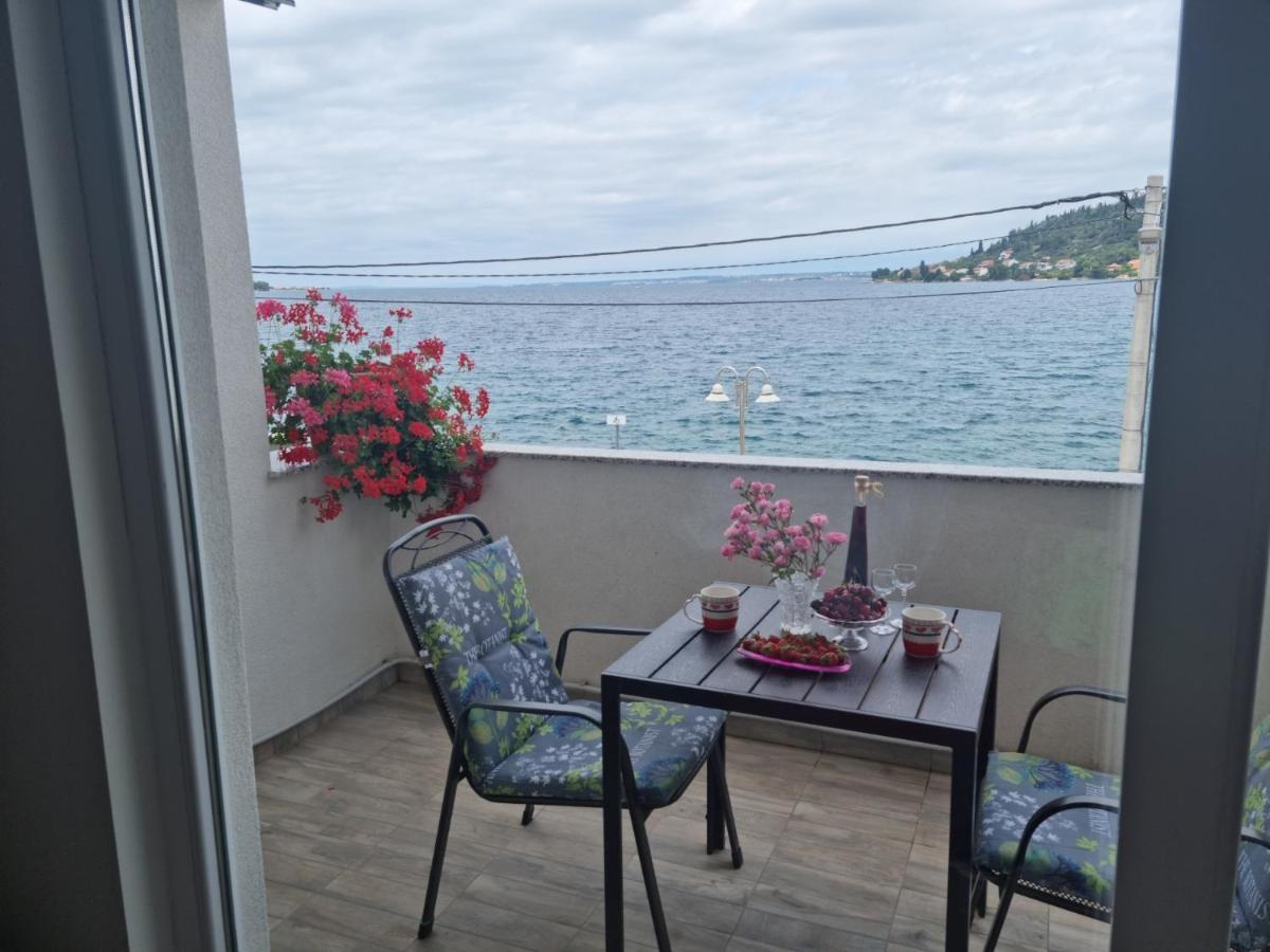Apartamento Kamena Kuca Pandorovica Kali Exterior foto