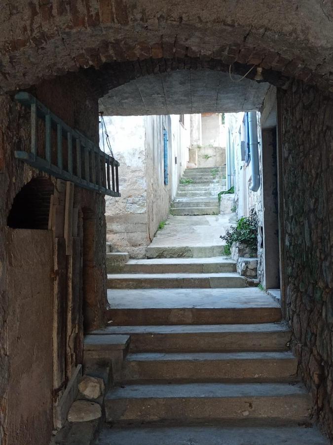 Apartamento Kamena Kuca Pandorovica Kali Exterior foto